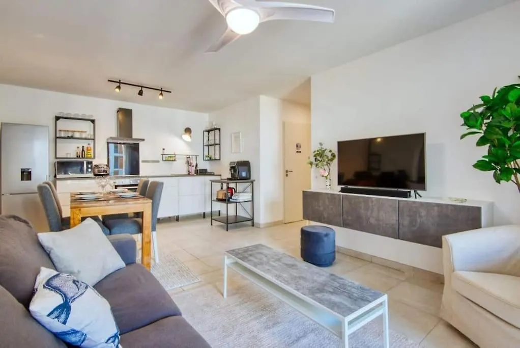 Le Fonction, Meuble 4 Etoiles, Avec Parking Boxe Daire Aix-en-Provence