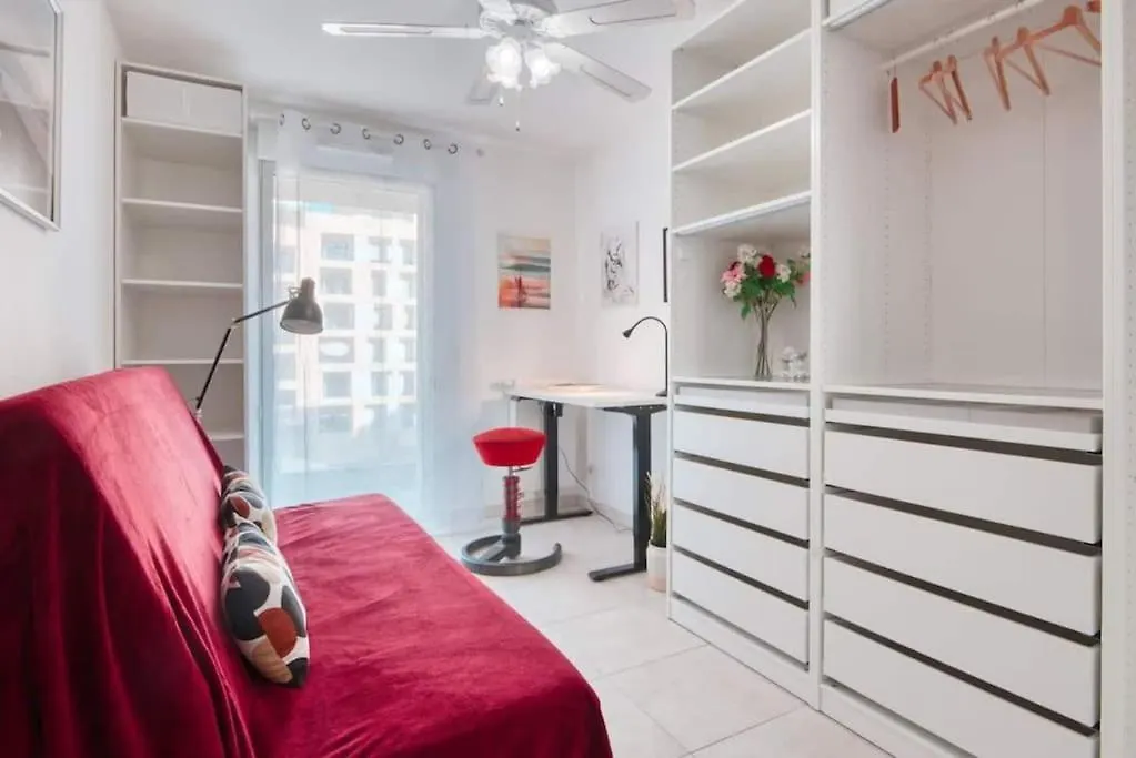 Le Fonction, Meuble 4 Etoiles, Avec Parking Boxe Daire Aix-en-Provence
